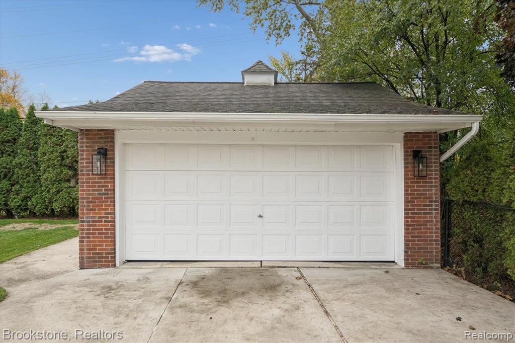 16951 Locherbie Avenue, Beverly Hills, MI 48025 — Photo 40
