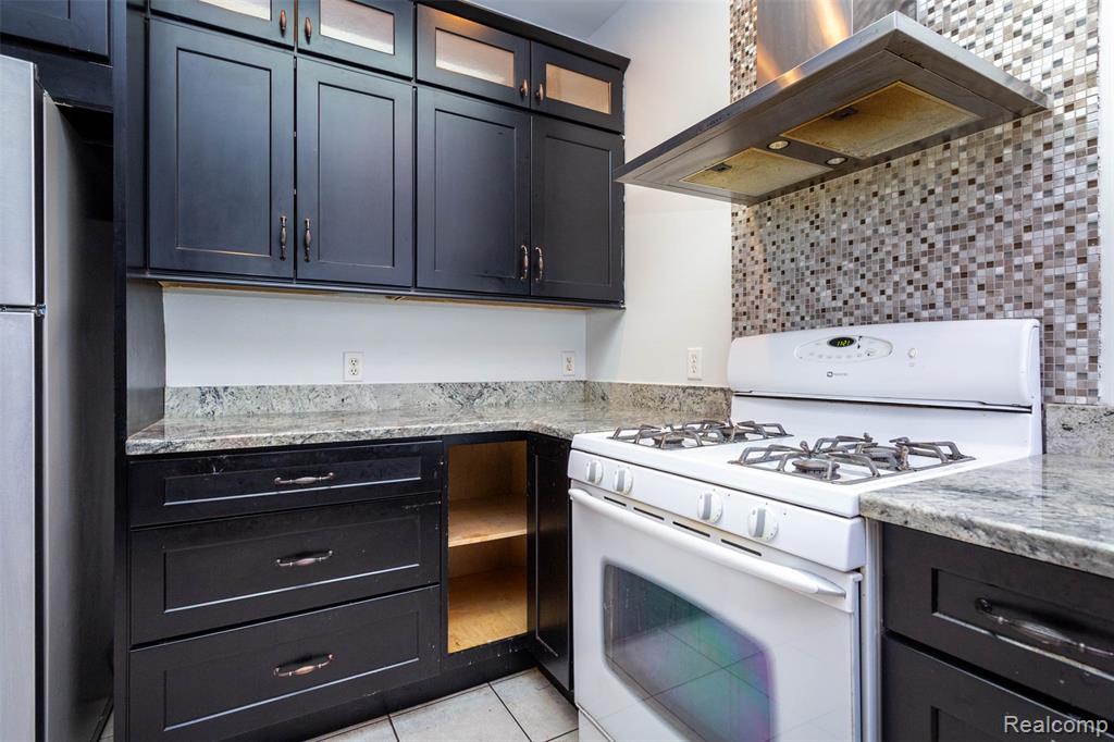 40945 Justin Drive, Sterling Heights, MI 48310 — Photo 13