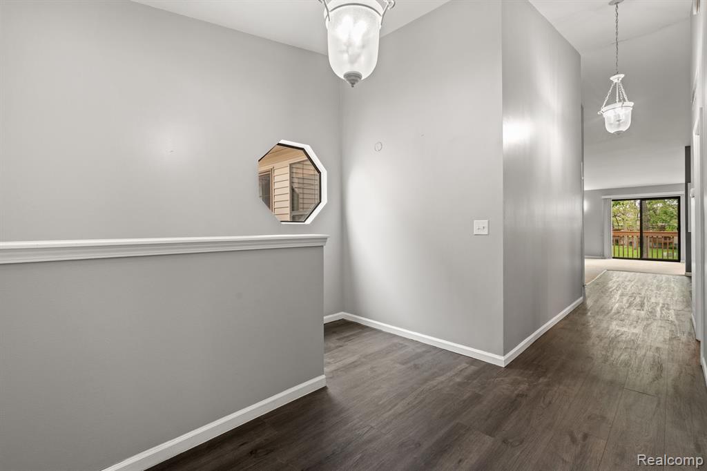 4921 OAK HILL Drive, Waterford, MI — Photo 4