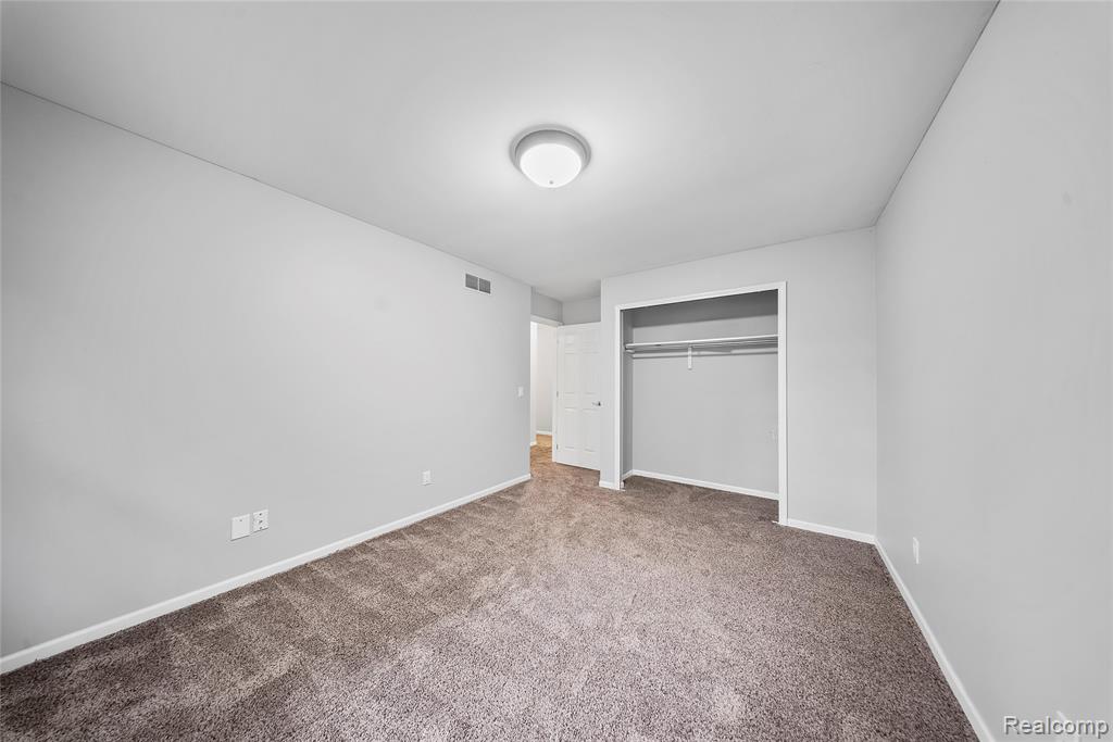 8487 Sherwood Drive, Grosse Ile, MI 48138 — Photo 35