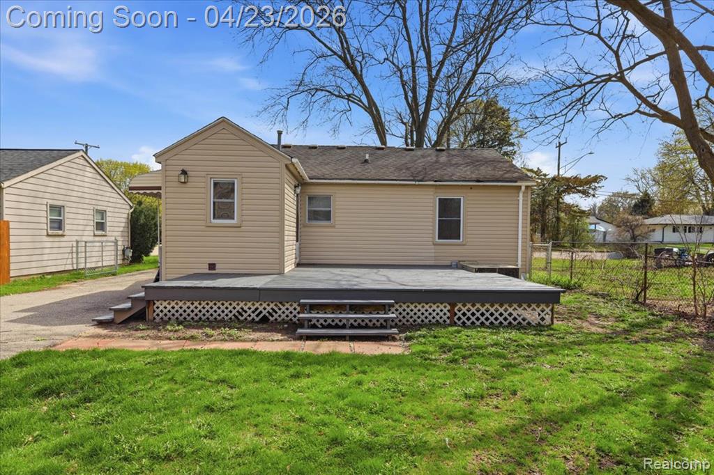 4008 Woodmere Drive, Waterford, MI 48329 — Photo 25