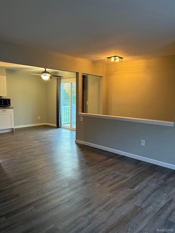 415 RAILROAD Street, Howell, MI 48843 — Photo 17