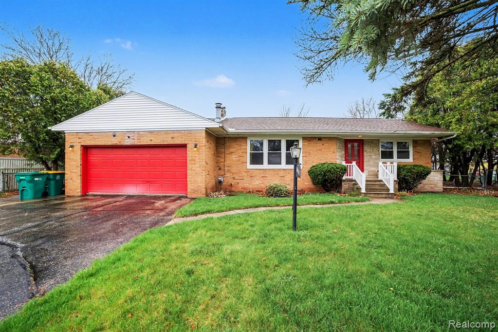 705 Handy Drive, Bay City, MI 48706 — front exterior