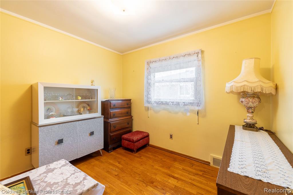 8915 Wormer Avenue, Redford, MI 48239 — Photo 17