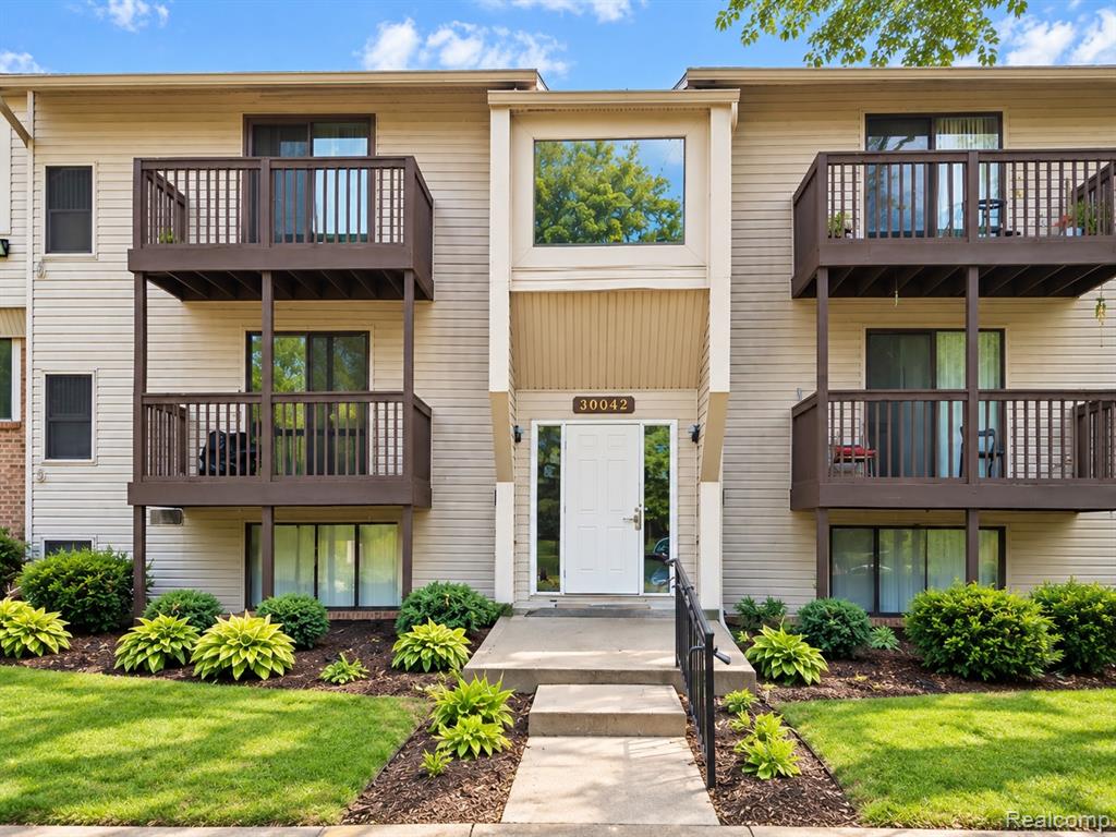 30042 W 12 Mile Road, 50, Farmington Hills, MI 48334