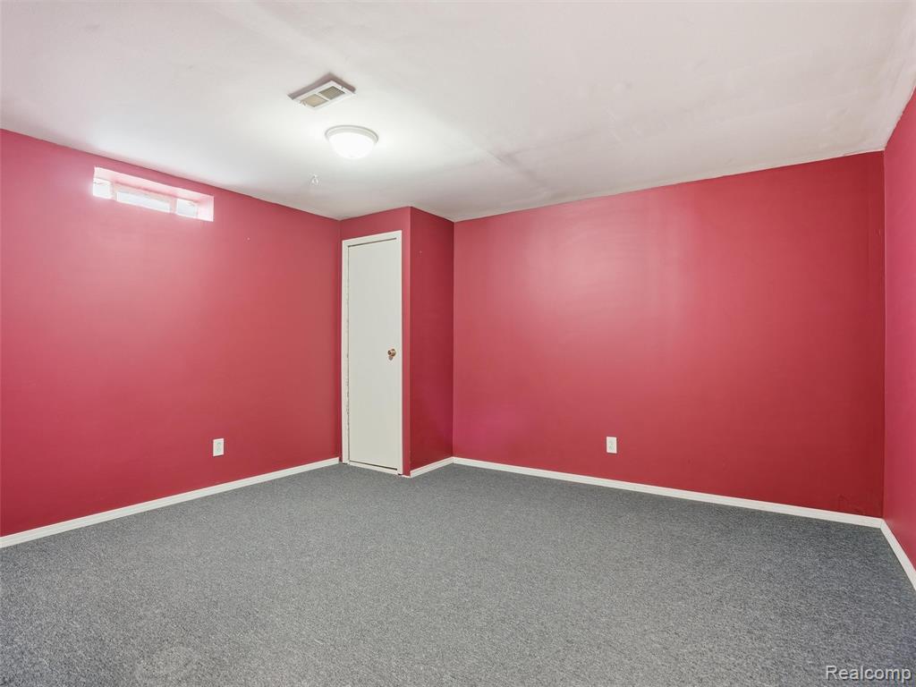 5837 Northridge Circle, Waterford, MI 48327 — Photo 35