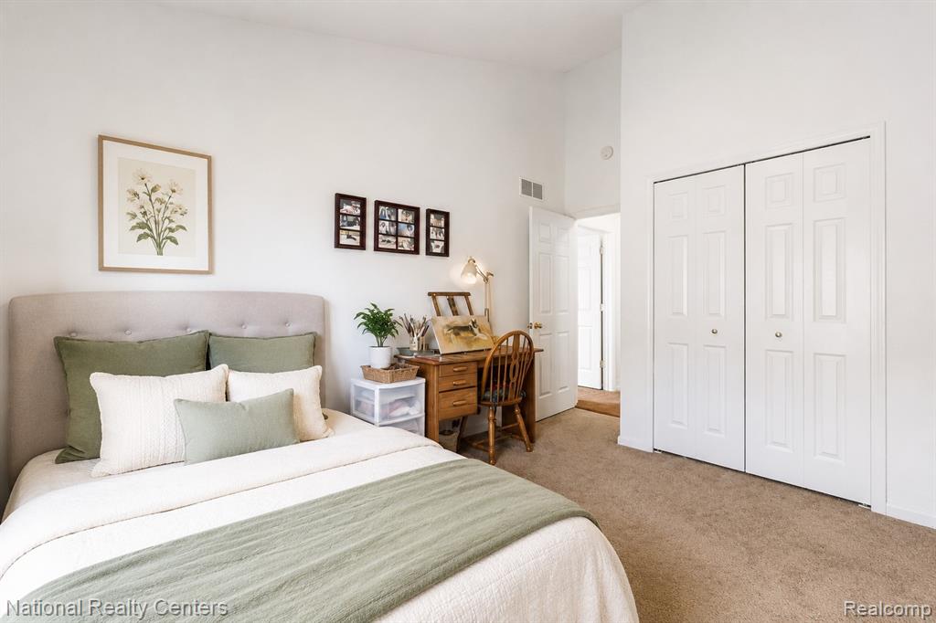 7221 Hawthorne Circle, Goodrich Vlg, MI — Photo 6