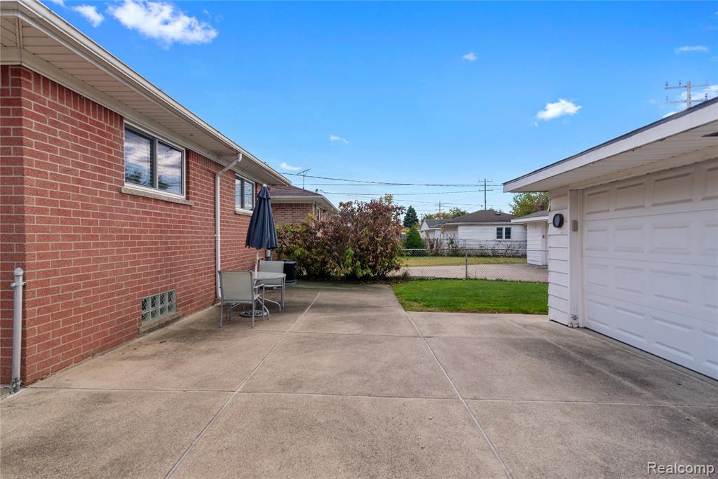 6523 N Vernon Street, Dearborn Heights, MI 48127 — Photo 21