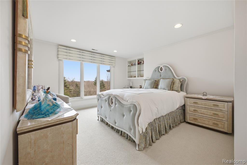 5230 Clarendon Crest Street, Bloomfield Hills, MI 48302 — Photo 30
