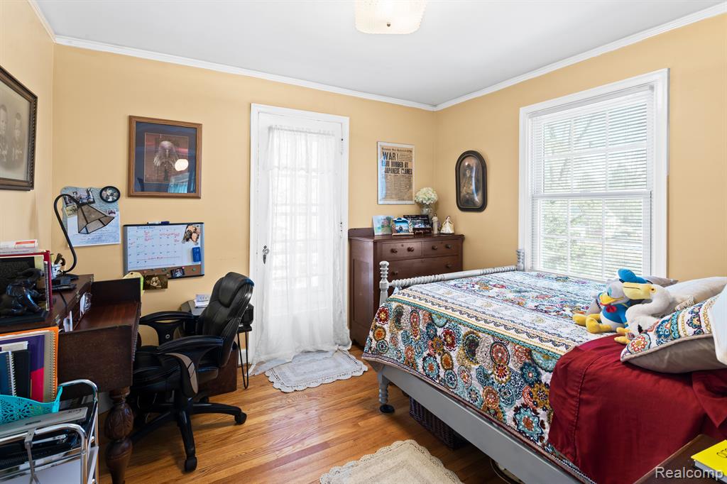 9806 BERWICK Street, Livonia, MI 48150 — Photo 28