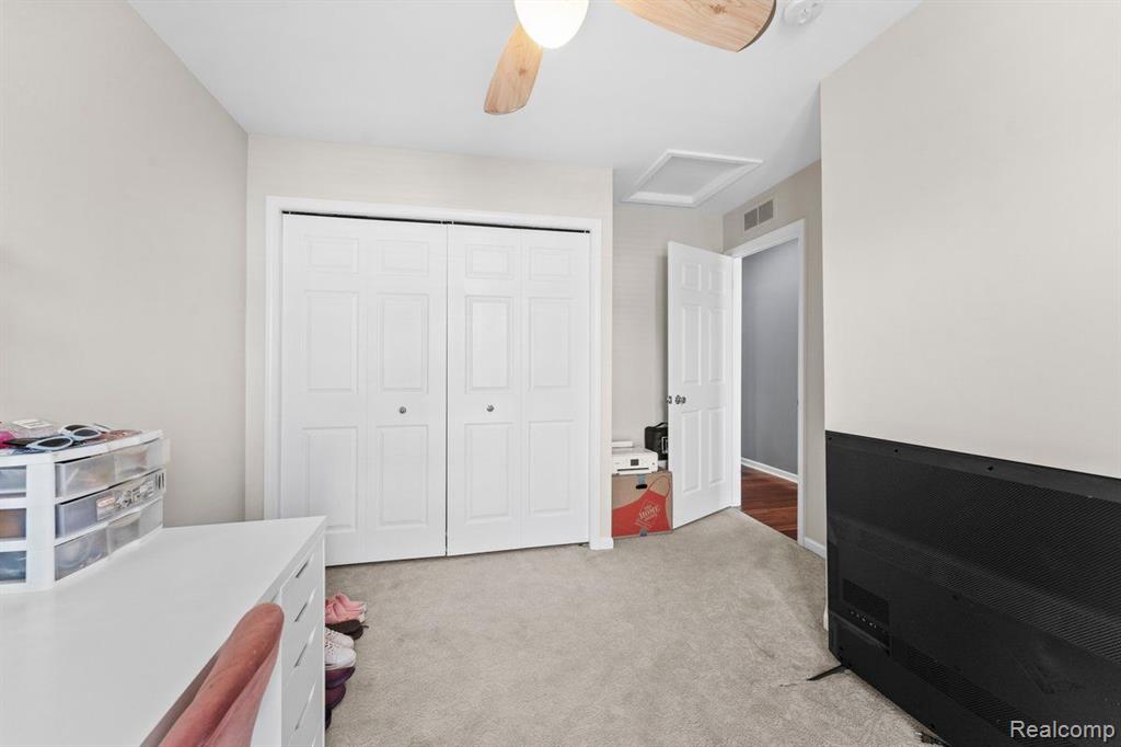 26626 KIRKWAY Circle, Woodhaven, MI 48183 — Photo 21