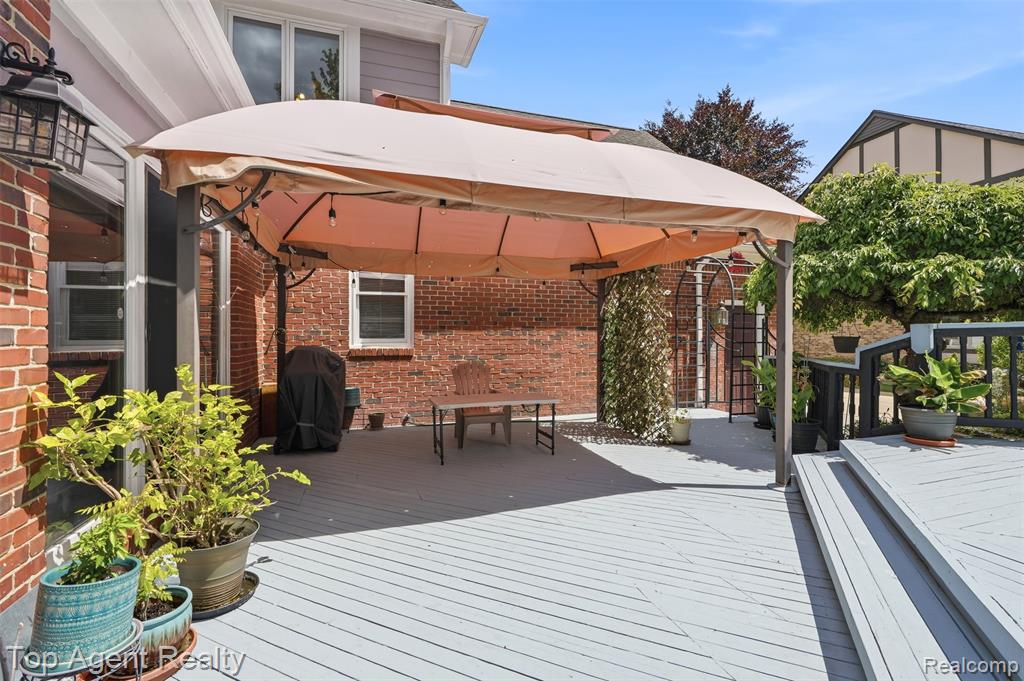 52825 Seven Oaks Drive, Utica, MI 48316 — Photo 36