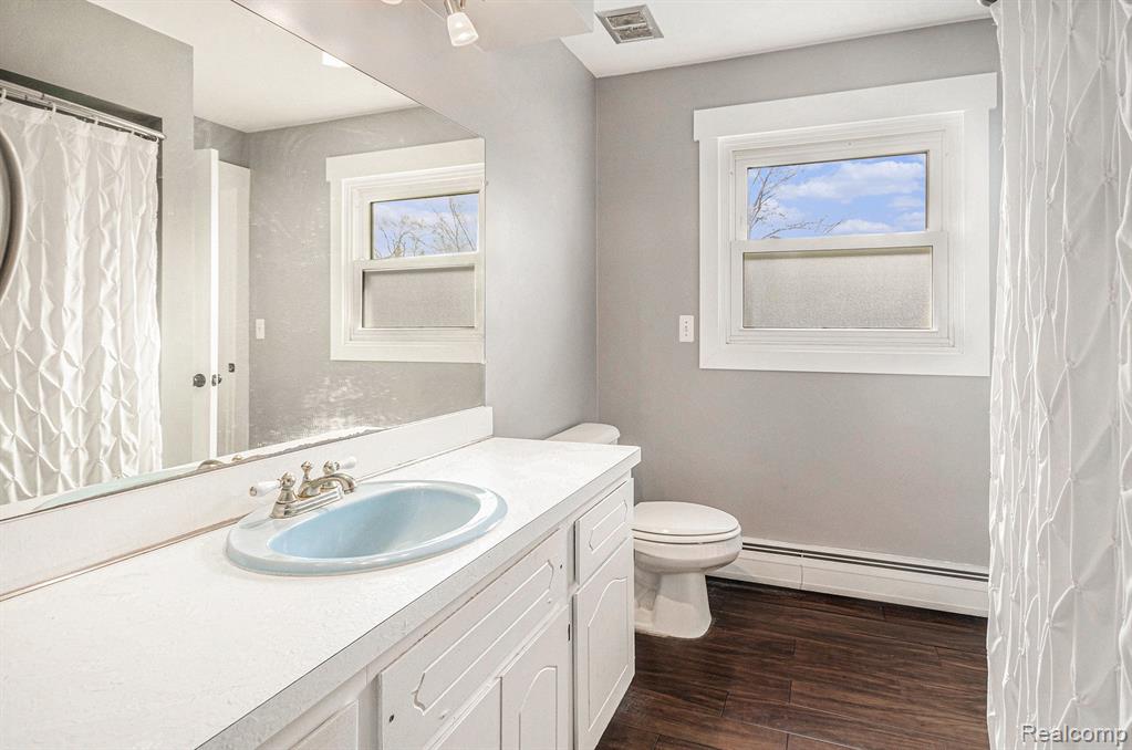 8100 RUSSELL Street, Shelby Twp, MI 48317 — Photo 18