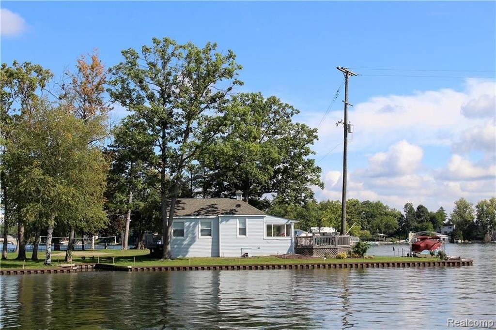 752 Preston Island, Orion, MI 48362 — Photo 9