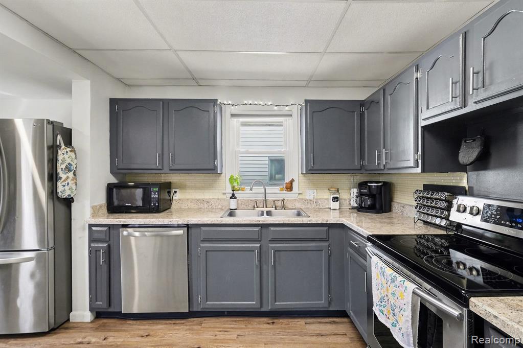 203 Boman Street, Flushing, MI 48433 — Photo 10