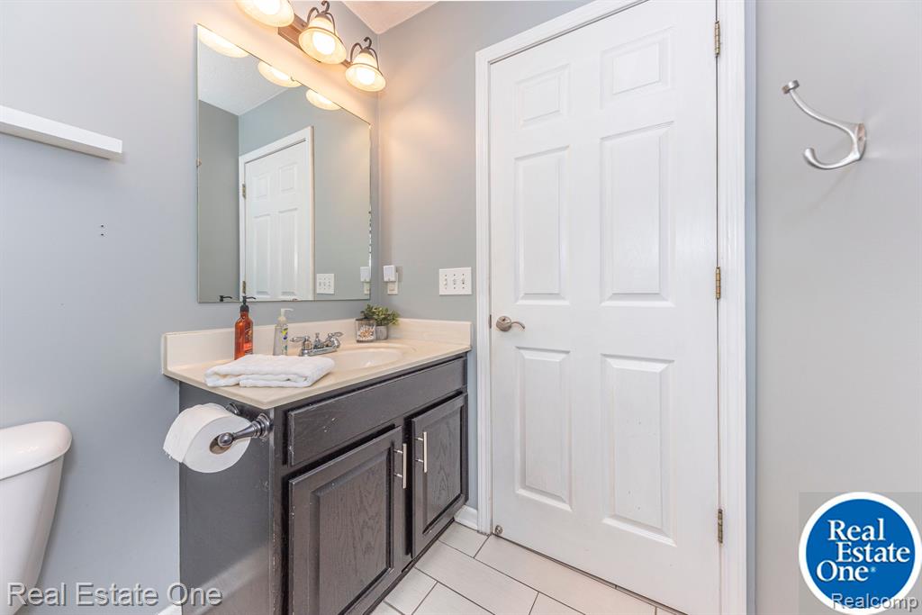 12021 COUNTRY RIVER Drive, Rives Junction, MI 49277 — Photo 28