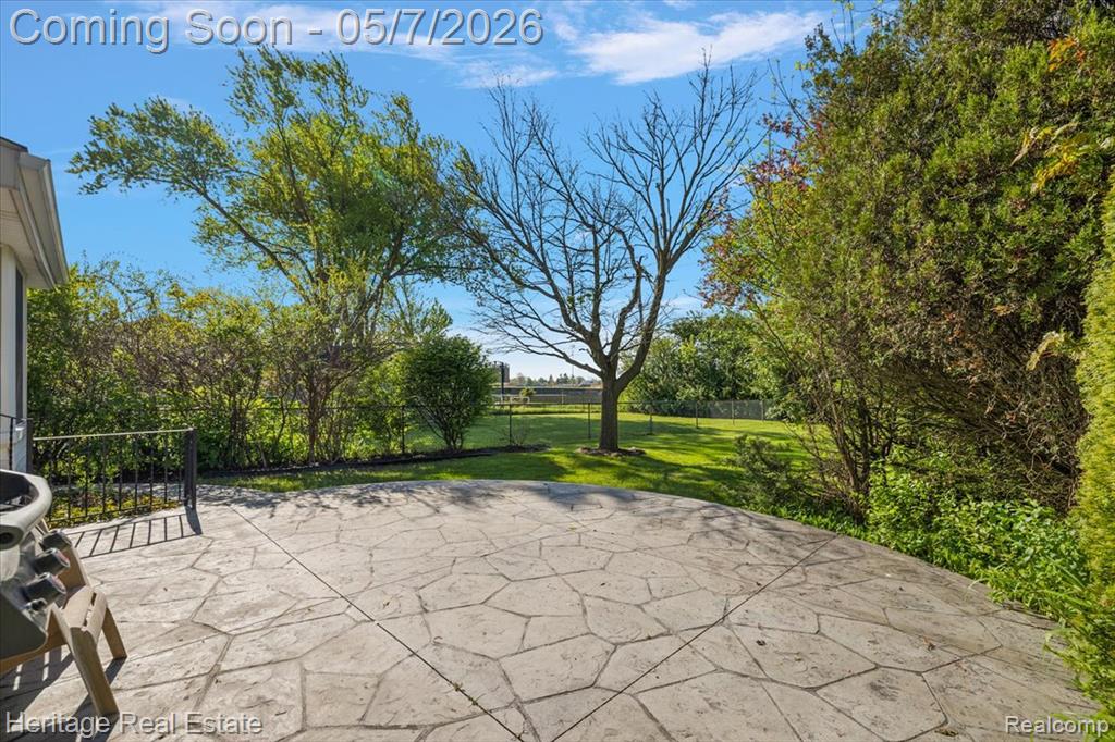 31881 Lamar Drive, Farmington, MI 48336 — Photo 35