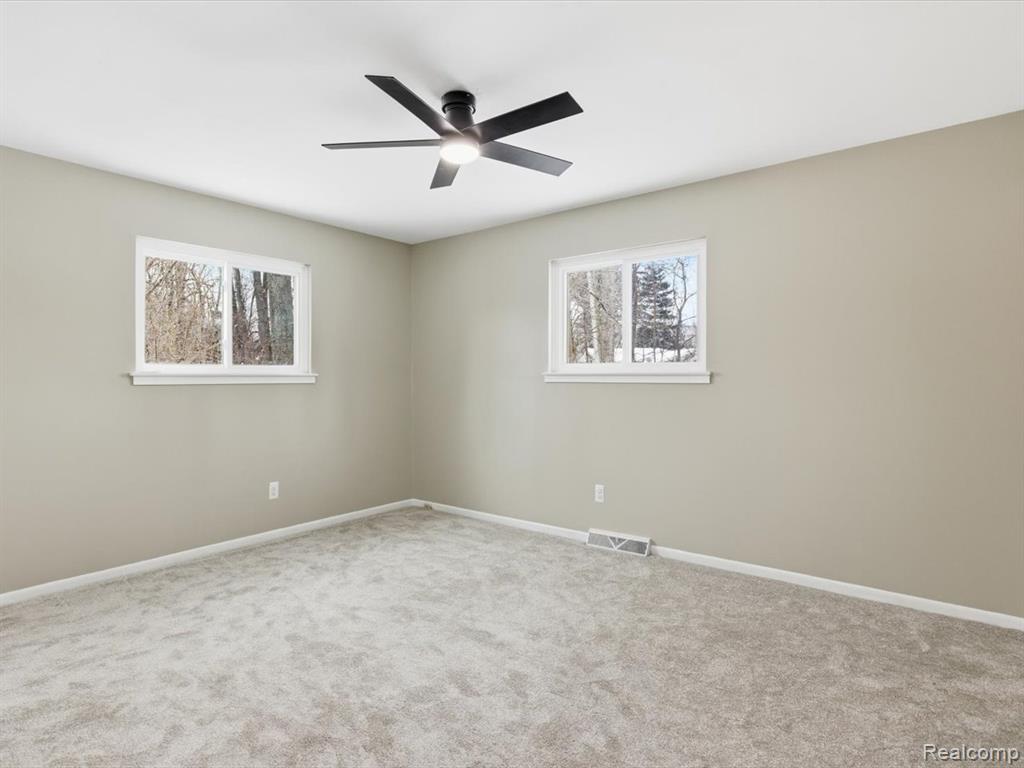 5837 Lakeshore Road, Fort Gratiot, MI 48059 — Photo 26