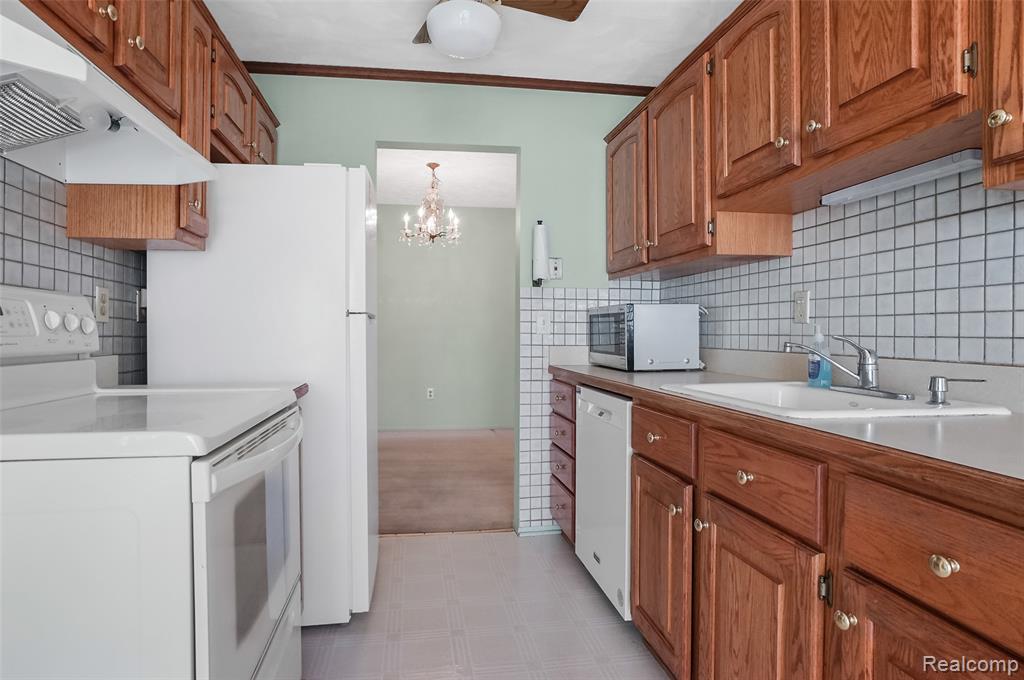 42142 Gladwin Street, Novi, MI 48167 — Photo 10