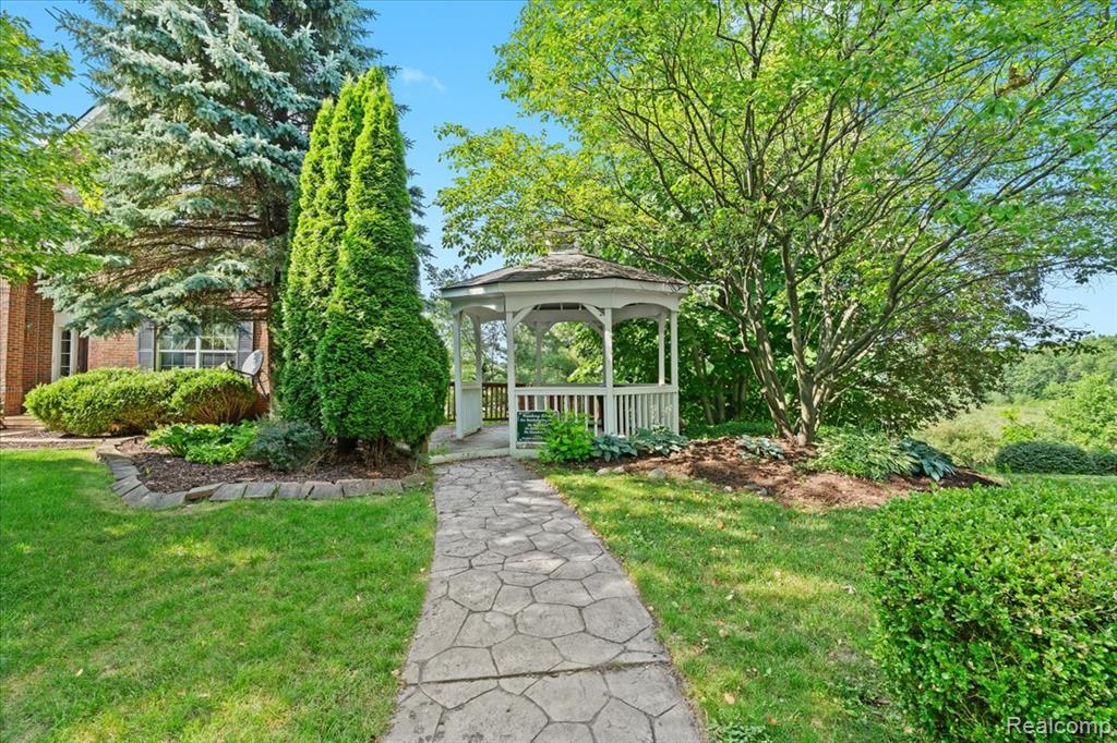 4583 Racewood Drive, Commerce Twp, MI 48382 — Photo 39