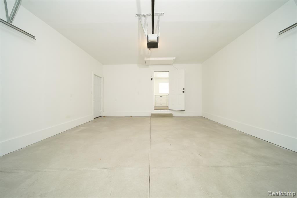 4060 Franklin Park Drive, Sterling Heights, MI 48310 — Photo 27
