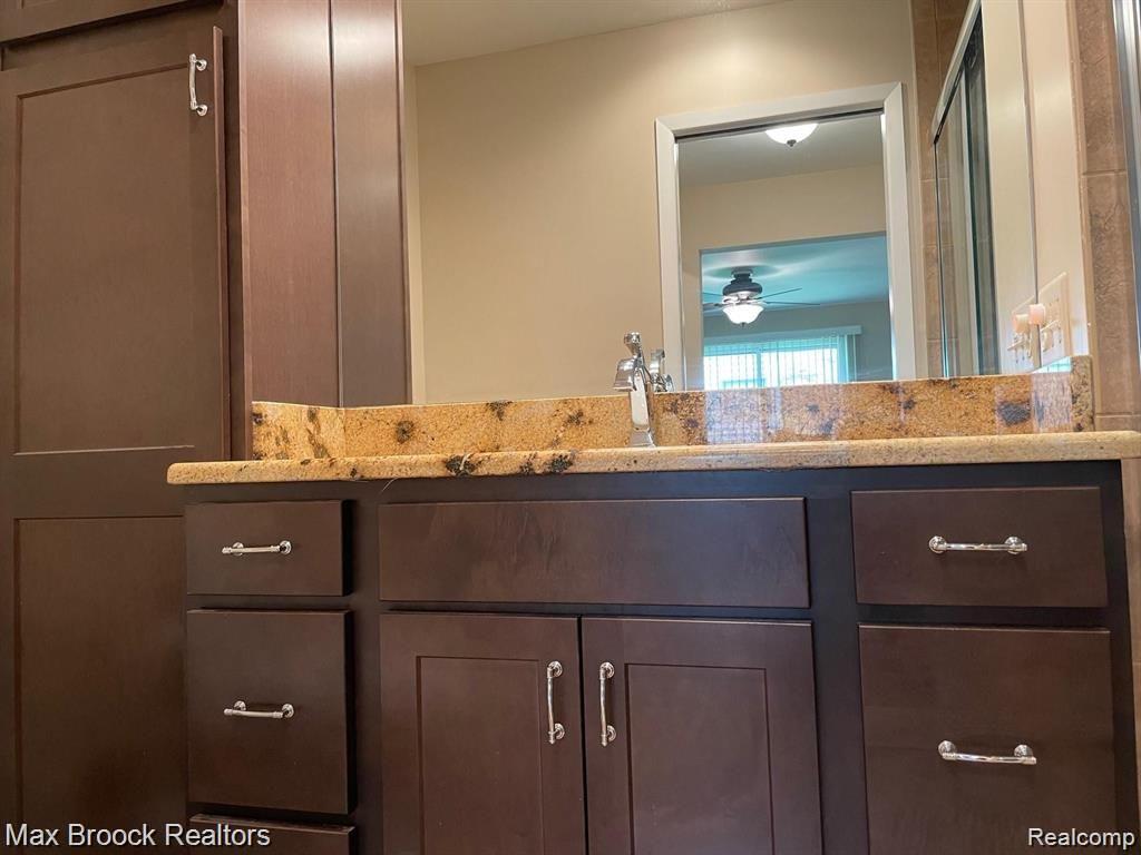 4585 Laurel Club Circle, West Bloomfield, MI 48323 — Photo 9