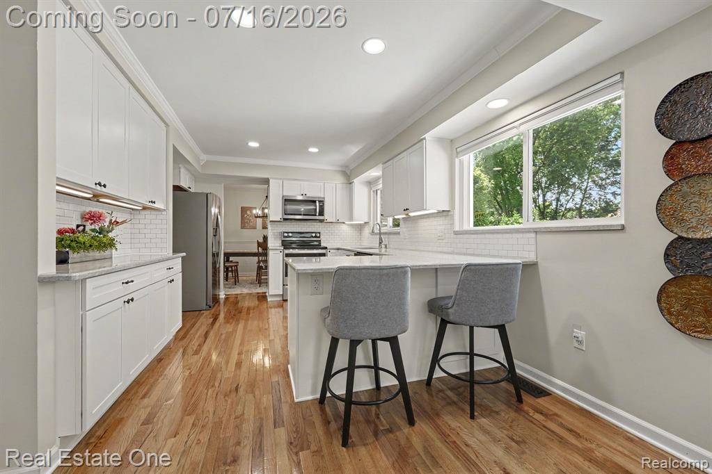 4255 Greensboro Drive, Troy, MI 48085 — Photo 8
