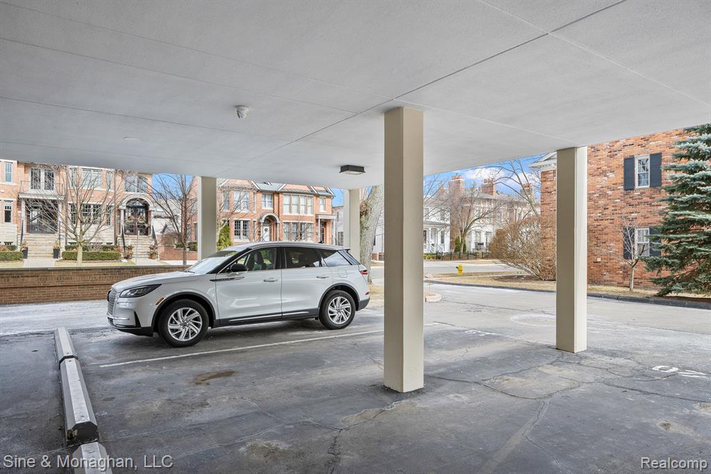 600 W BROWN Street, 102, Birmingham, MI 48009 — Photo 38