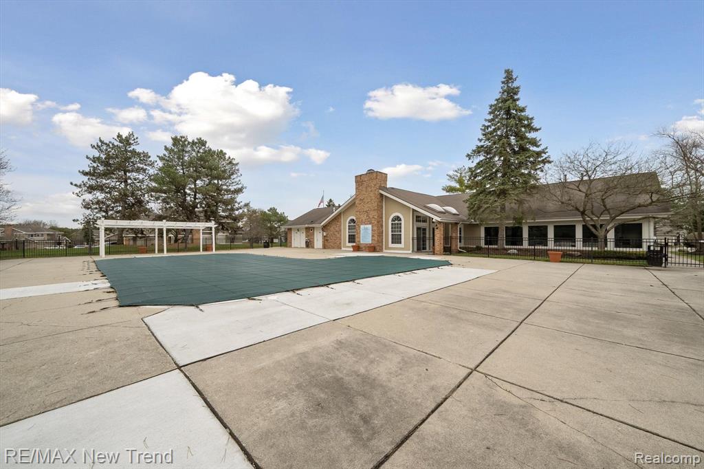 6641 HEARTHSIDE Court, West Bloomfield, MI — Photo 35