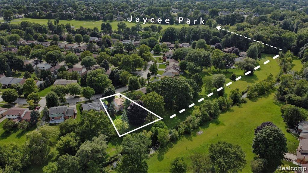 5392 Orchard Crest Drive, Troy, MI 48085 — Photo 28