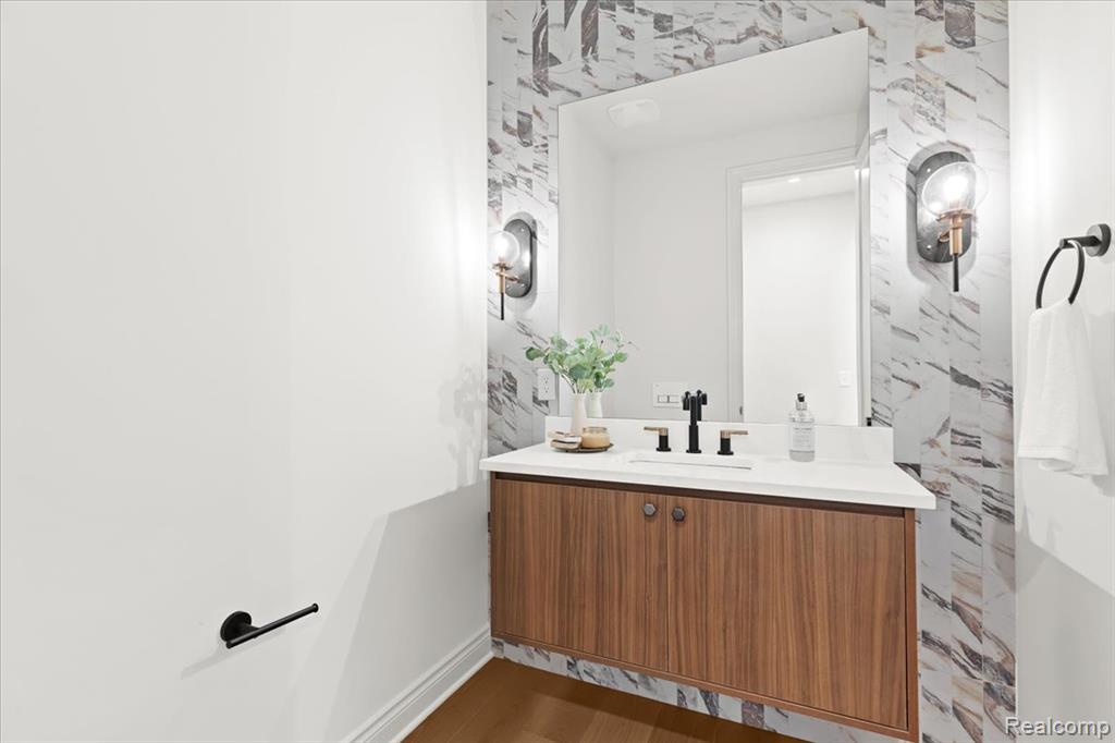624 S Vermont Avenue, Royal Oak, MI 48067 — Photo 21