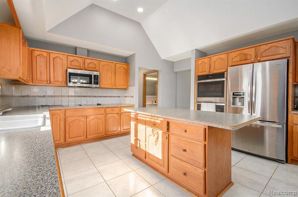 62704 Schoenherr Road, Washington, MI — Photo 12