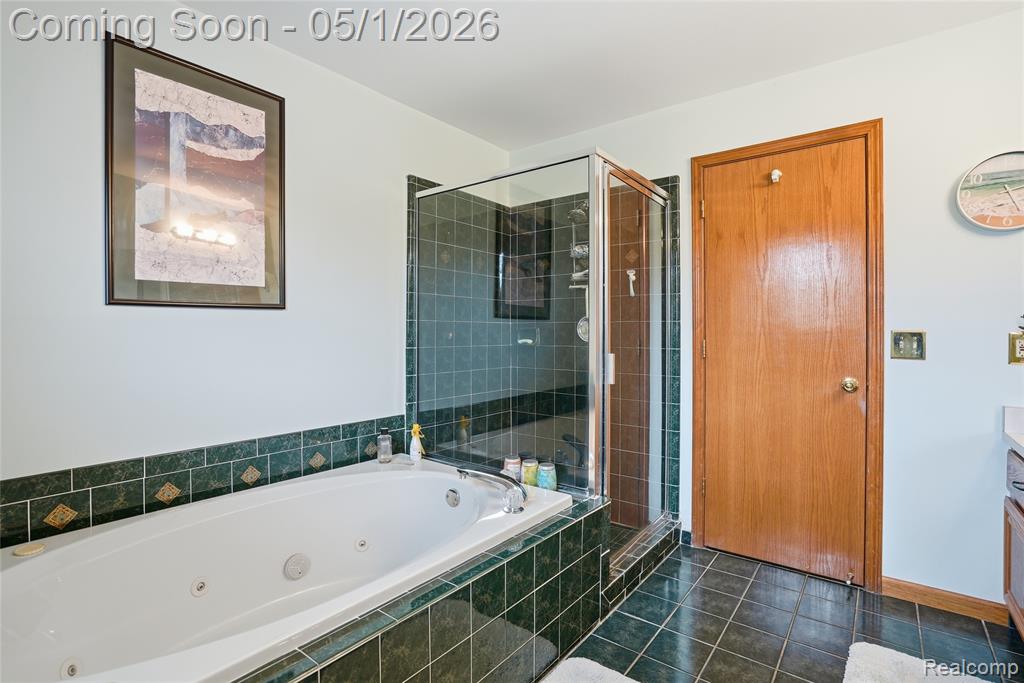 14428 Glen Eagle Court, Shelby Twp, MI 48315 — Photo 38