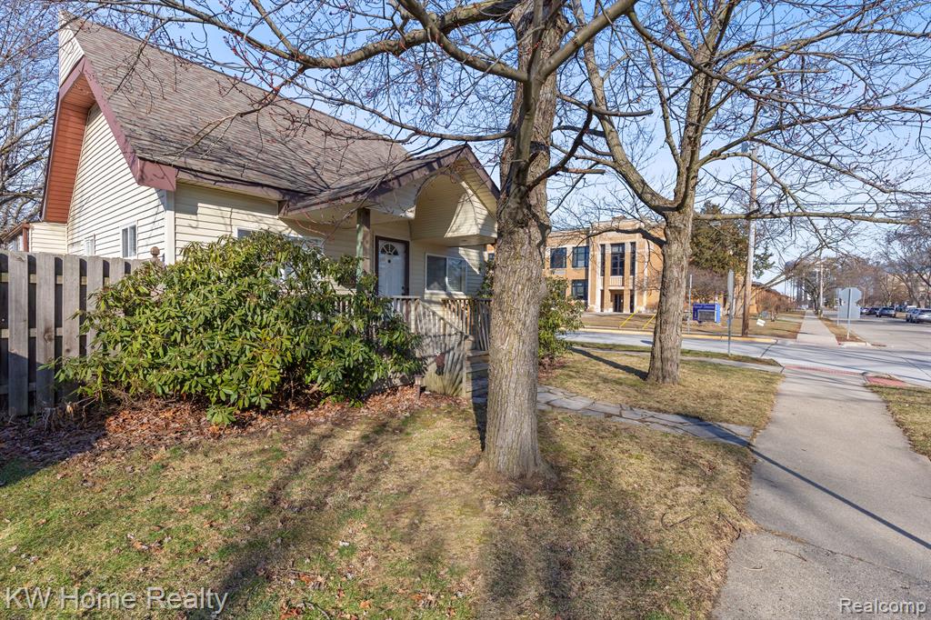 3989 ROYAL Avenue, Berkley, MI 48072 — Photo 2