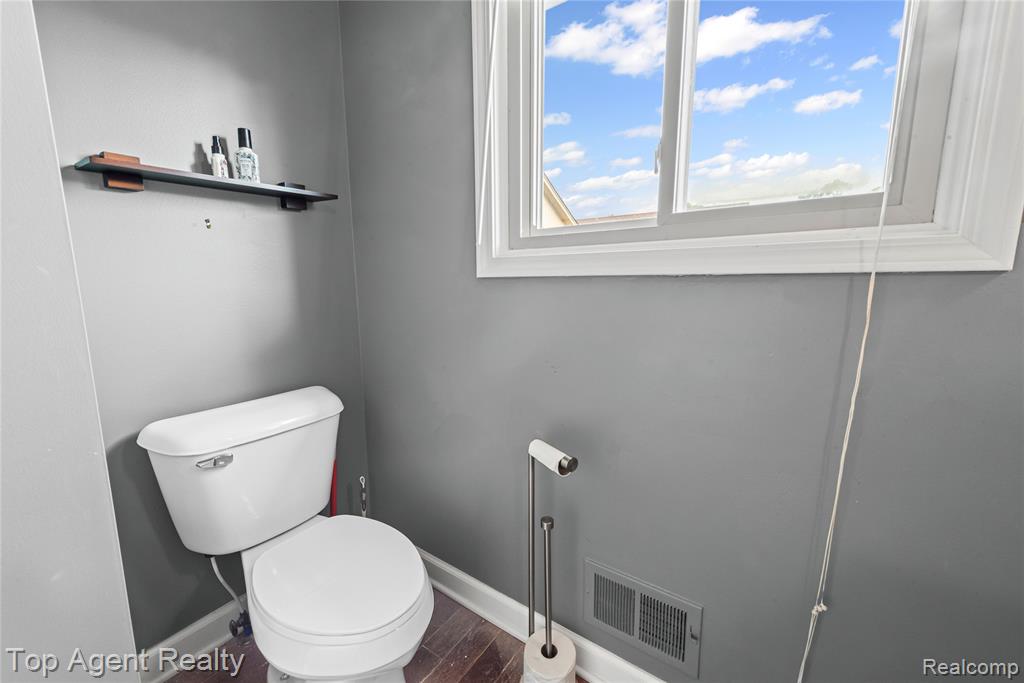 46891 Meadowview Court, Shelby Twp, MI 48317 — Photo 22