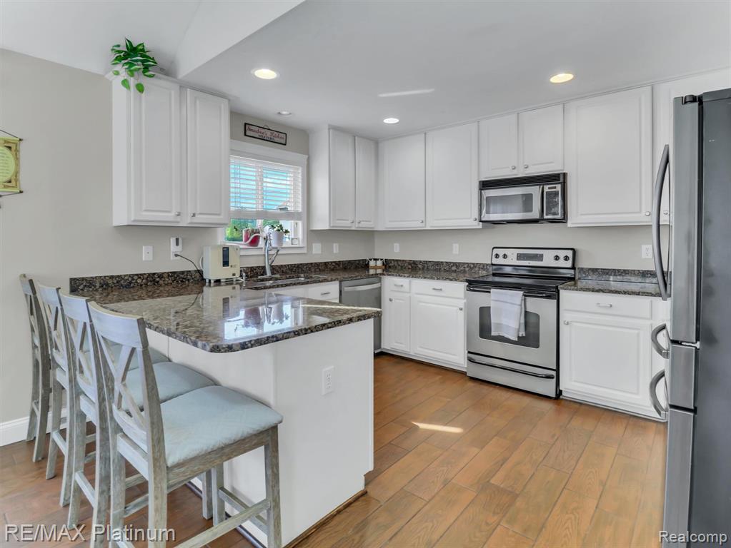42202 Milton Drive, Belleville, MI 48111 — Photo 9