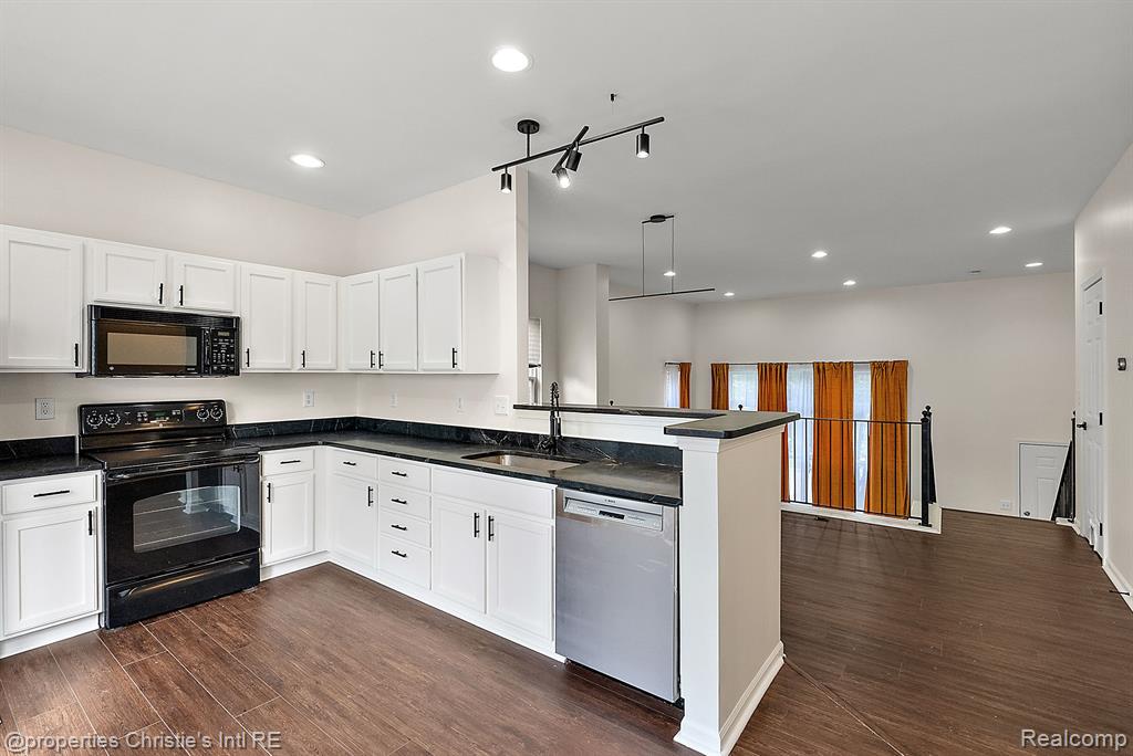 298 E PALMER Street, 26, Detroit, MI 48202 — Photo 13