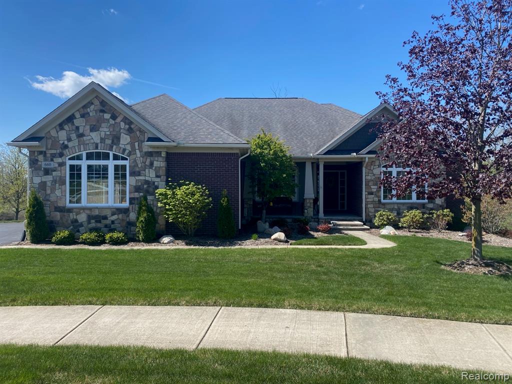 660 Willow Lake Court, Oxford, MI 48371 — front exterior