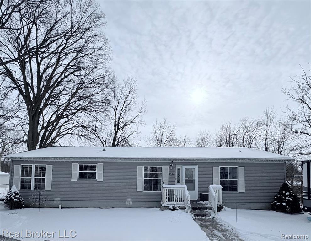 6054 Lapeer Road, Burton, MI 48509 — front exterior