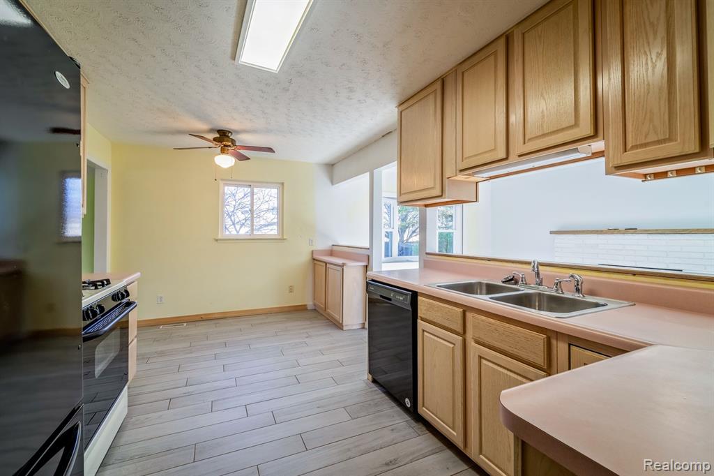 5809 HUNTINGTON Drive, Ypsilanti, MI 48197 — Photo 38