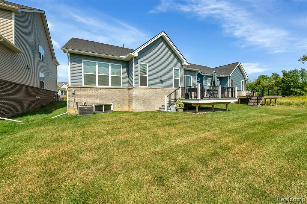 5557 HELMSDALE Boulevard, West Bloomfield, MI — Photo 31