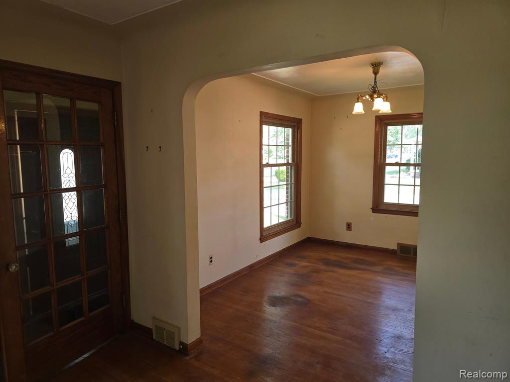 950 N YORK Street, Dearborn, MI 48128 — Photo 24