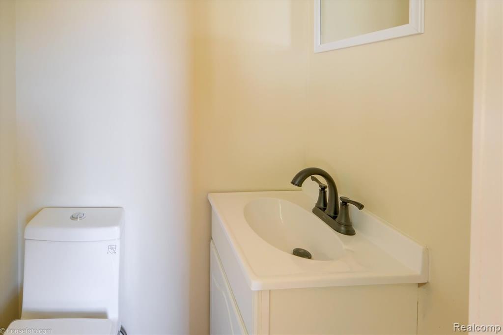 580 N Almont Avenue, Imlay City, MI 48444 — Photo 19