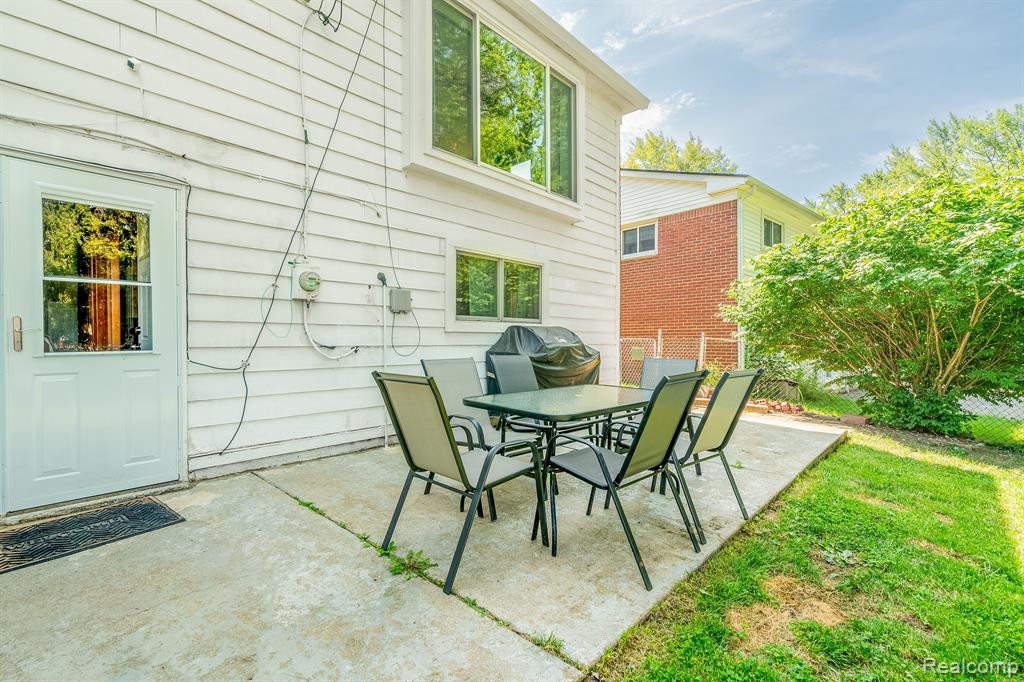 1164 BORGSTROM Avenue, Ypsilanti, MI 48198 — Photo 24