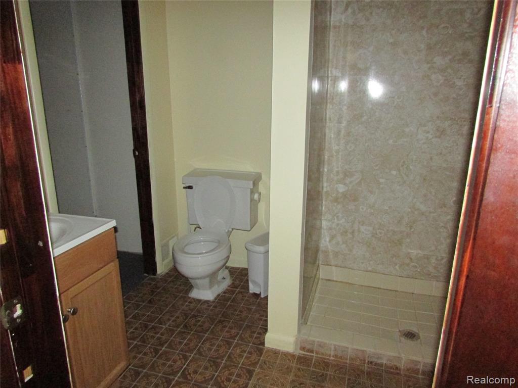 8590 N CANTON CENTER Road, Canton, MI 48187 — Photo 7