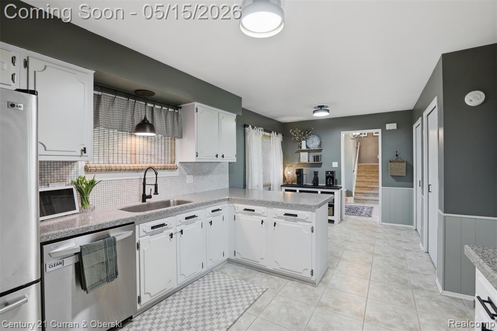 6632 PINE EAGLE LN Street, West Bloomfield, MI — Photo 12