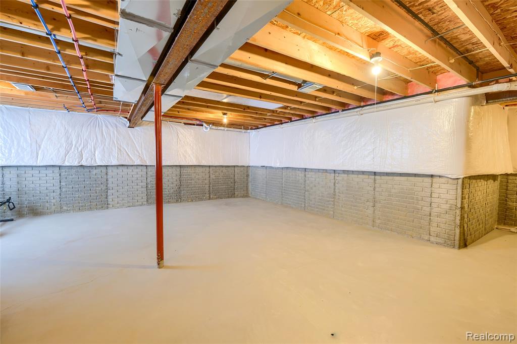 4503 Cross Creek Boulevard, Burton, MI 48509 — Photo 34