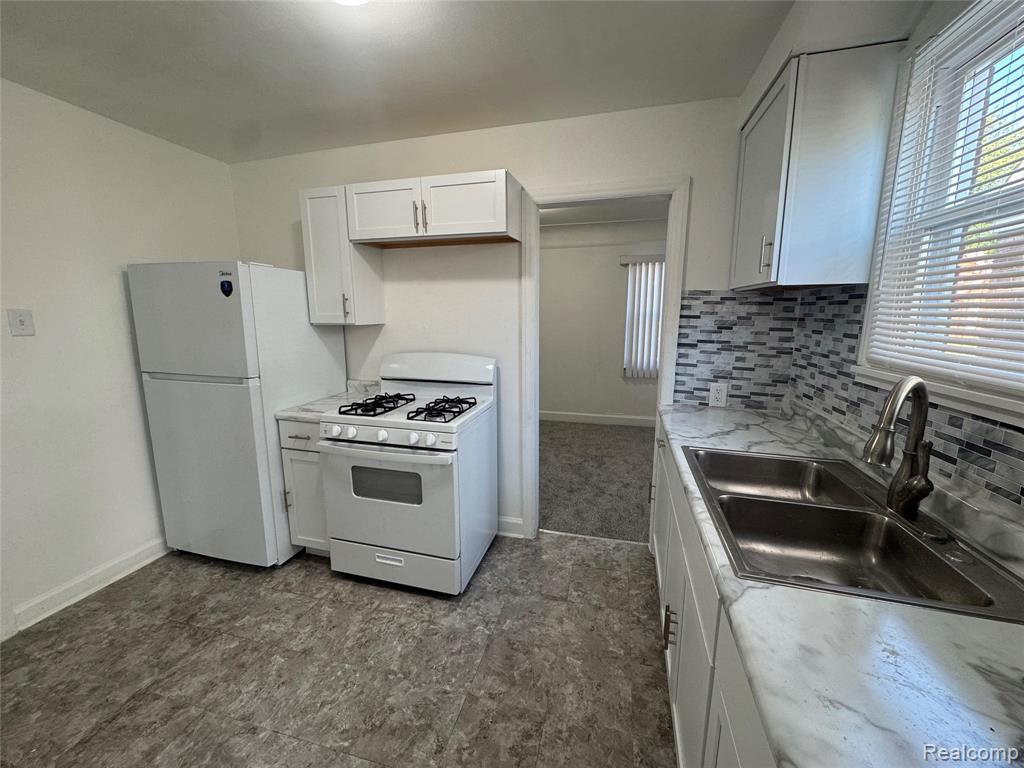 16854 Lesure Street, Detroit, MI 48235 — Photo 9