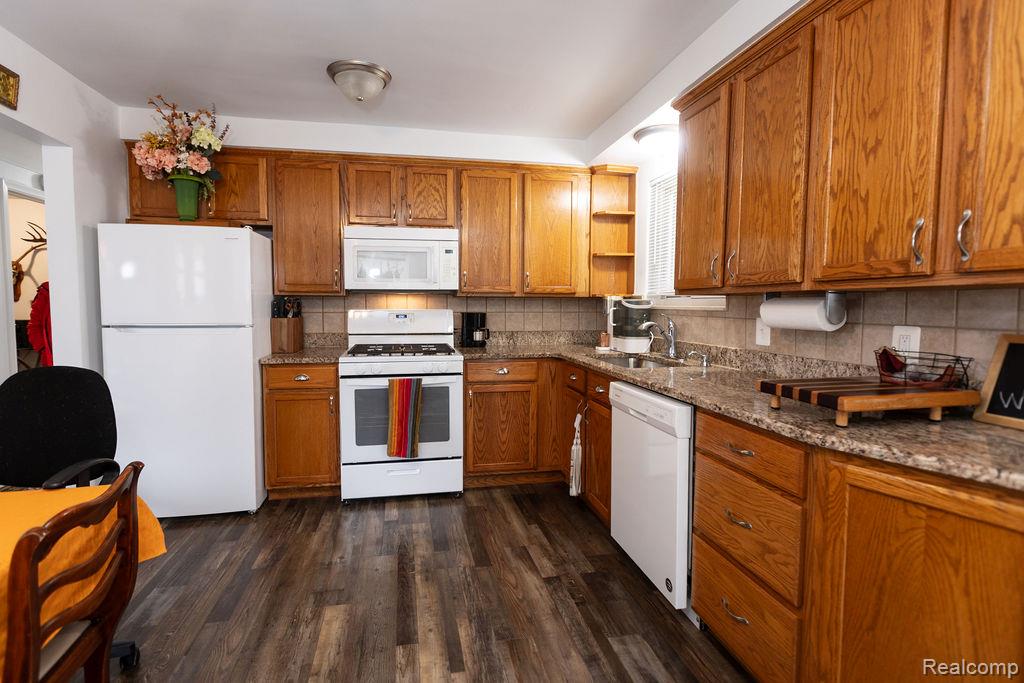 24636 Almond Avenue, Eastpointe, MI 48021 — Photo 15