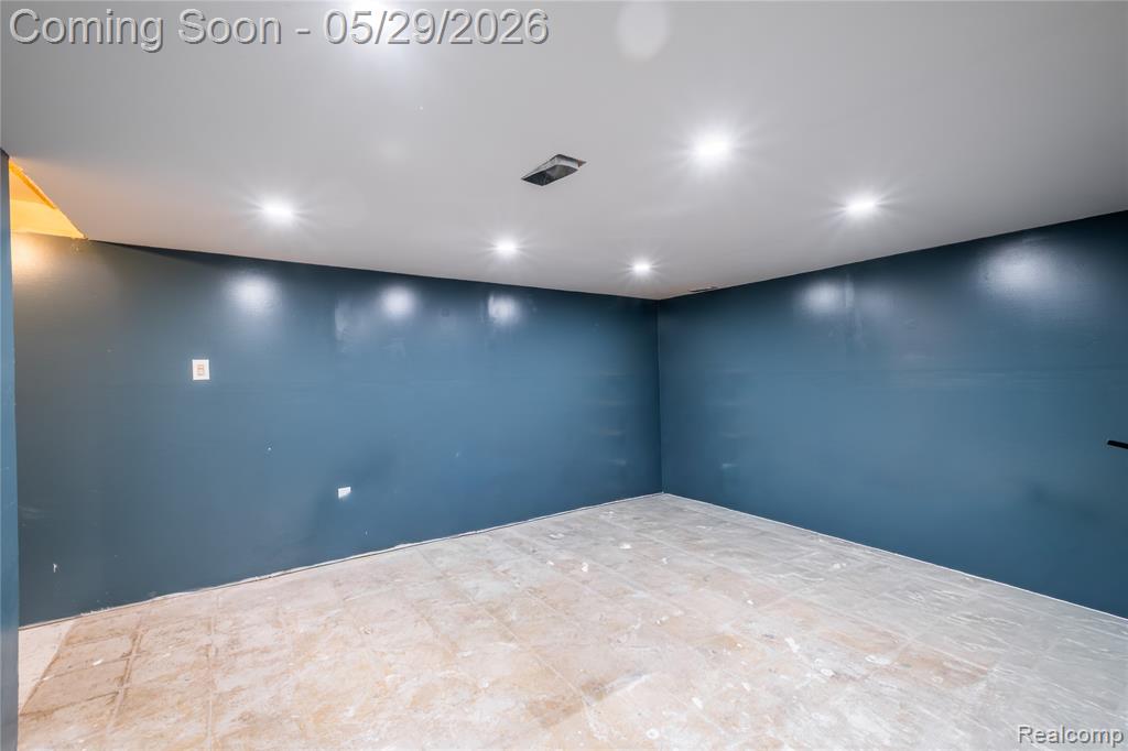 5444 Mary Ann Court, Grand Blanc, MI 48439 — Photo 29